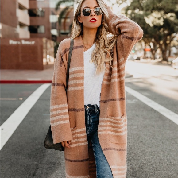 ❤️LAST ONE!❤️A Designer Vibe - Picture 6 of 7